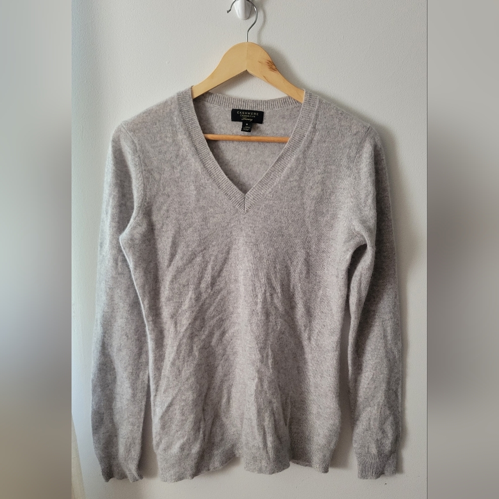 Women's Cashmere Light Gray V-Neck Sweater